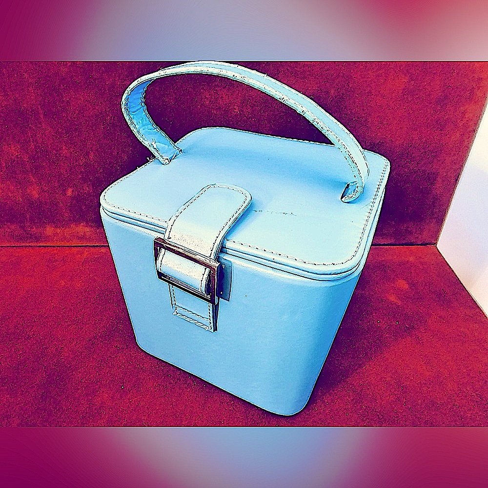 Blue Box style tote/purse/container w/top handle big pleather vtg snap shut